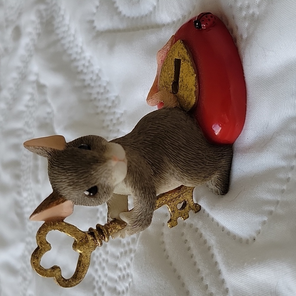 Charming Tails "You Hold The Key To My Heart"